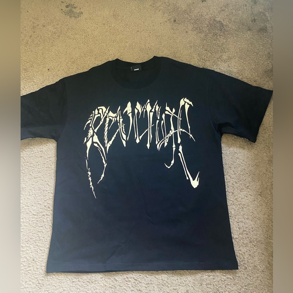 Revenge bones skull tee